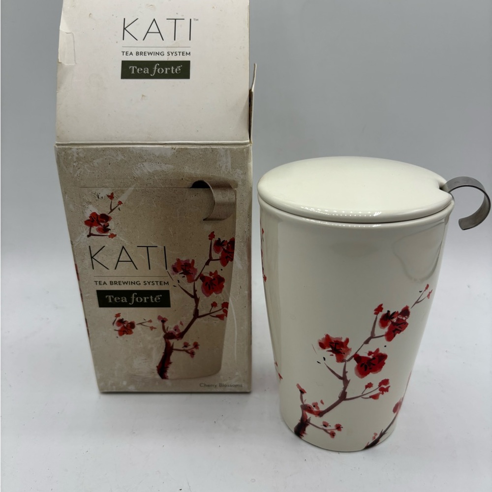 Forte Tea Brewing System White and Red Ceramic Mug with Elegant Accents